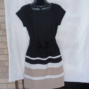 Studio One New York tan black color dress with belt size 4 spandex, fully lined